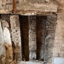 The original laths were riven oak and where still in place were in relatively good condition.